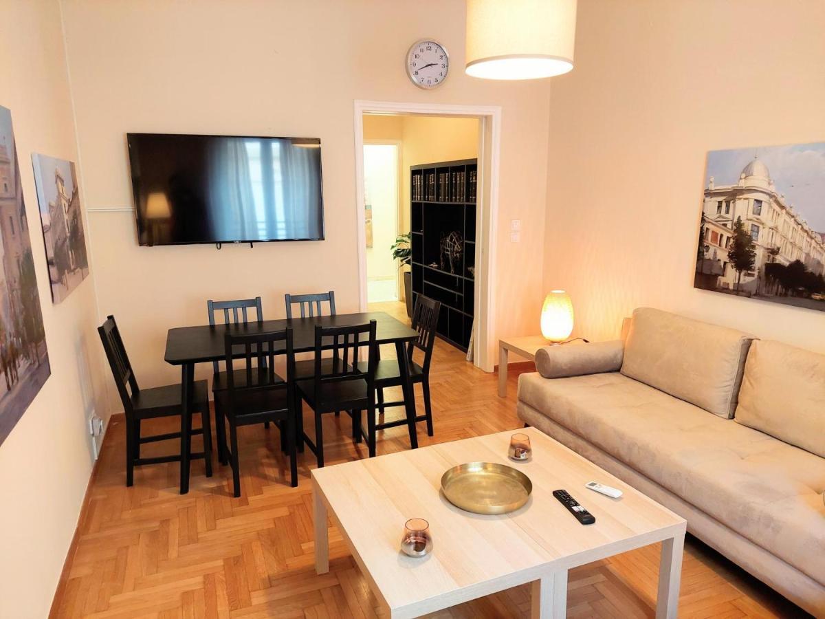 Grand Apartment In Parliament Square Athen Eksteriør bilde