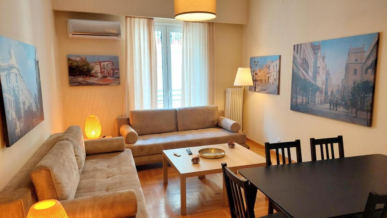 Grand Apartment In Parliament Square Athen Eksteriør bilde