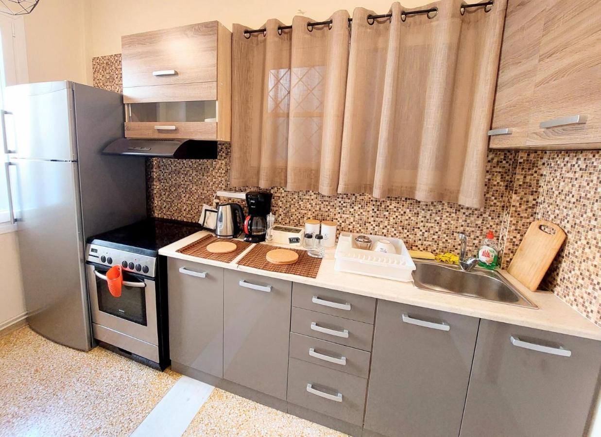 Grand Apartment In Parliament Square Athen Eksteriør bilde
