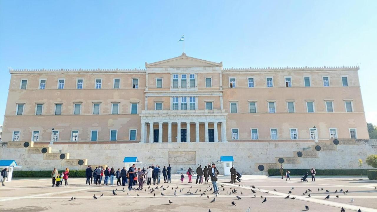 Grand Apartment In Parliament Square Athen Eksteriør bilde