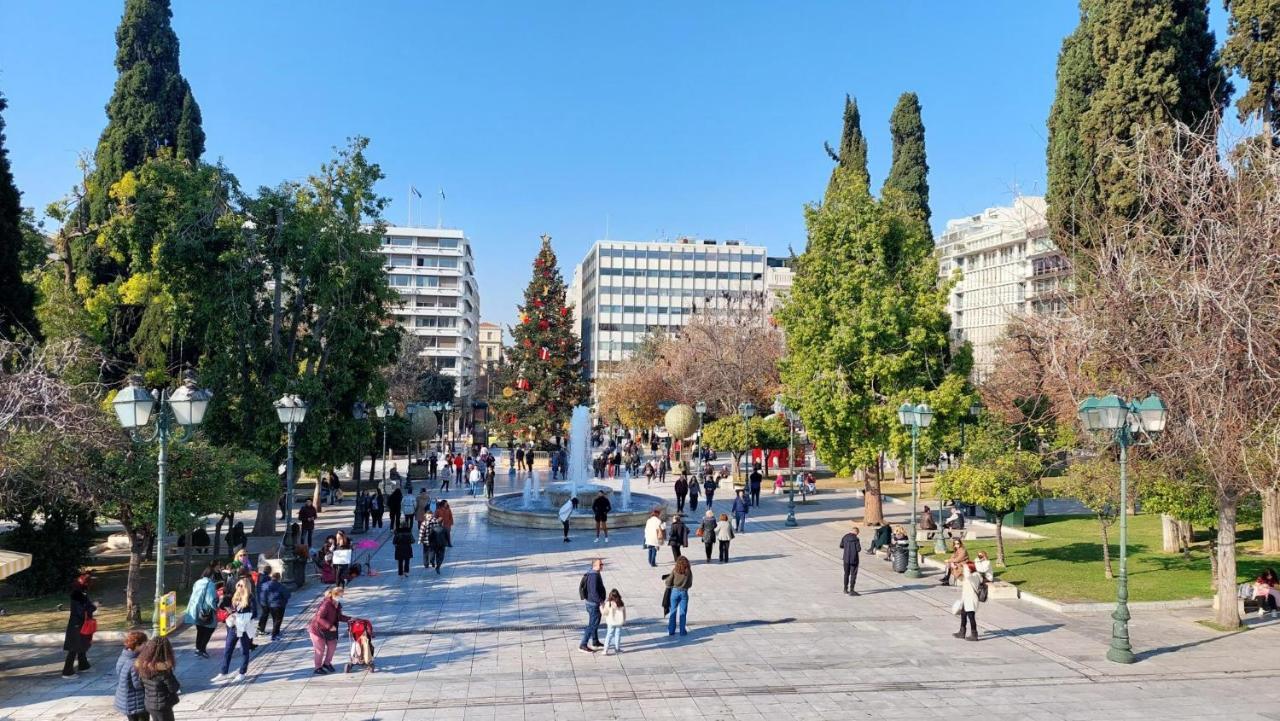 Grand Apartment In Parliament Square Athen Eksteriør bilde
