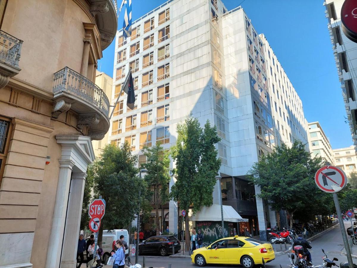 Grand Apartment In Parliament Square Athen Eksteriør bilde